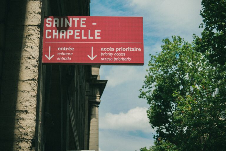 Par charité chrétienne…